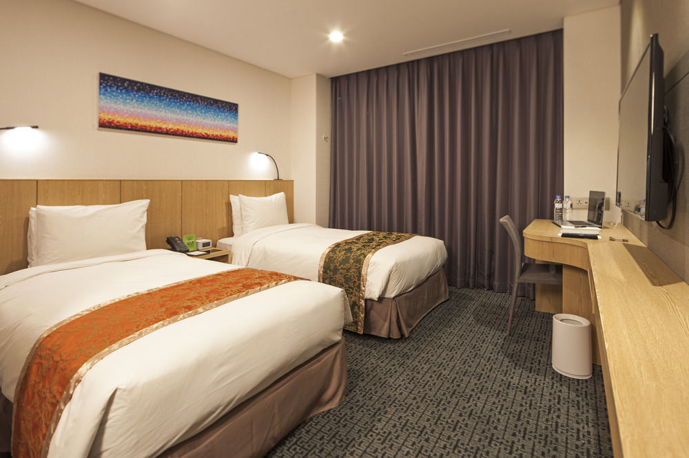 Voco Seoul Myeongdong By Ihg Hotel Exterior photo